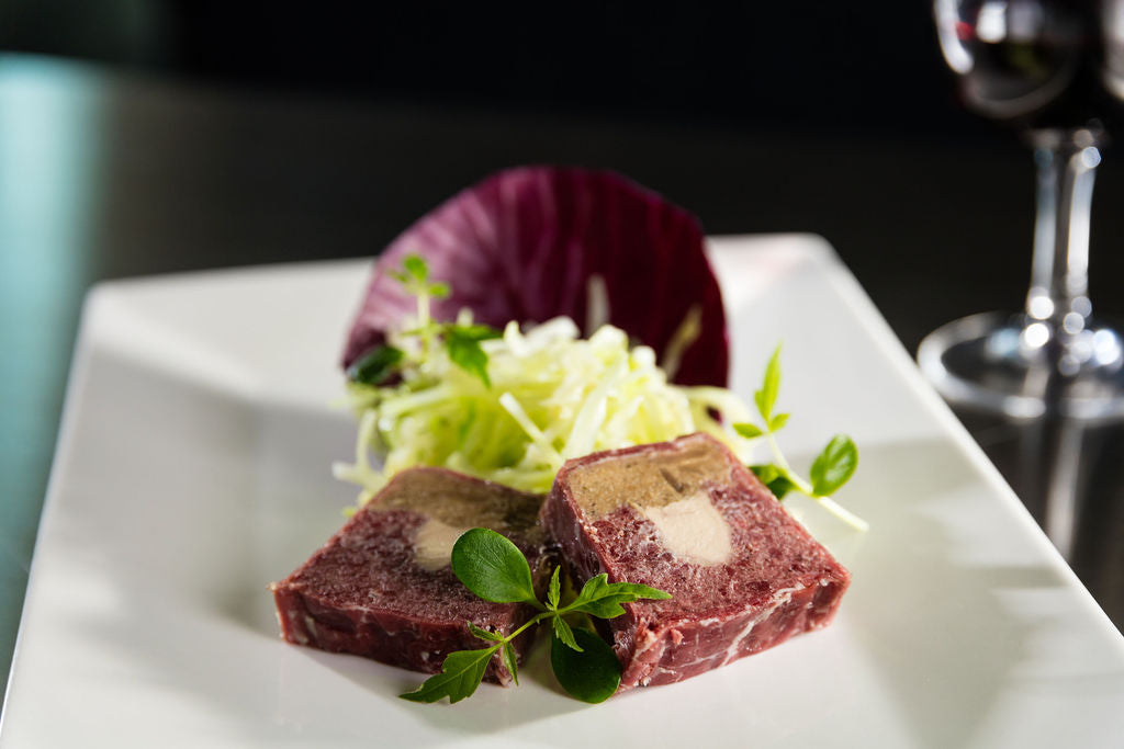 Bündnerfleisch Terrine mit Entenleber von Degusta Manufaktur, Serviervorschlag