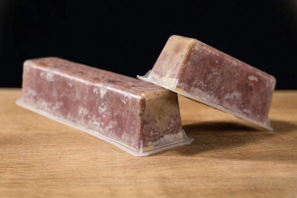 Bündnerfleisch Terrine mit Entenleber von Degusta Manufaktur, Serviervorschlag