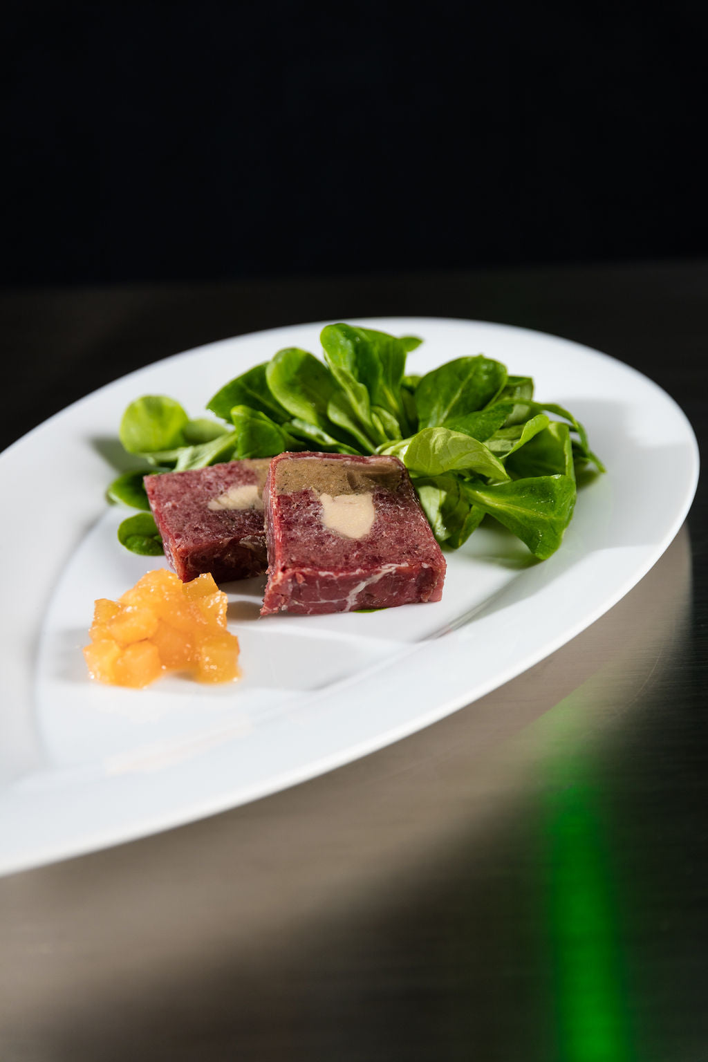 Bündnerfleisch Terrine mit Entenleber von Degusta Manufaktur, Serviervorschlag