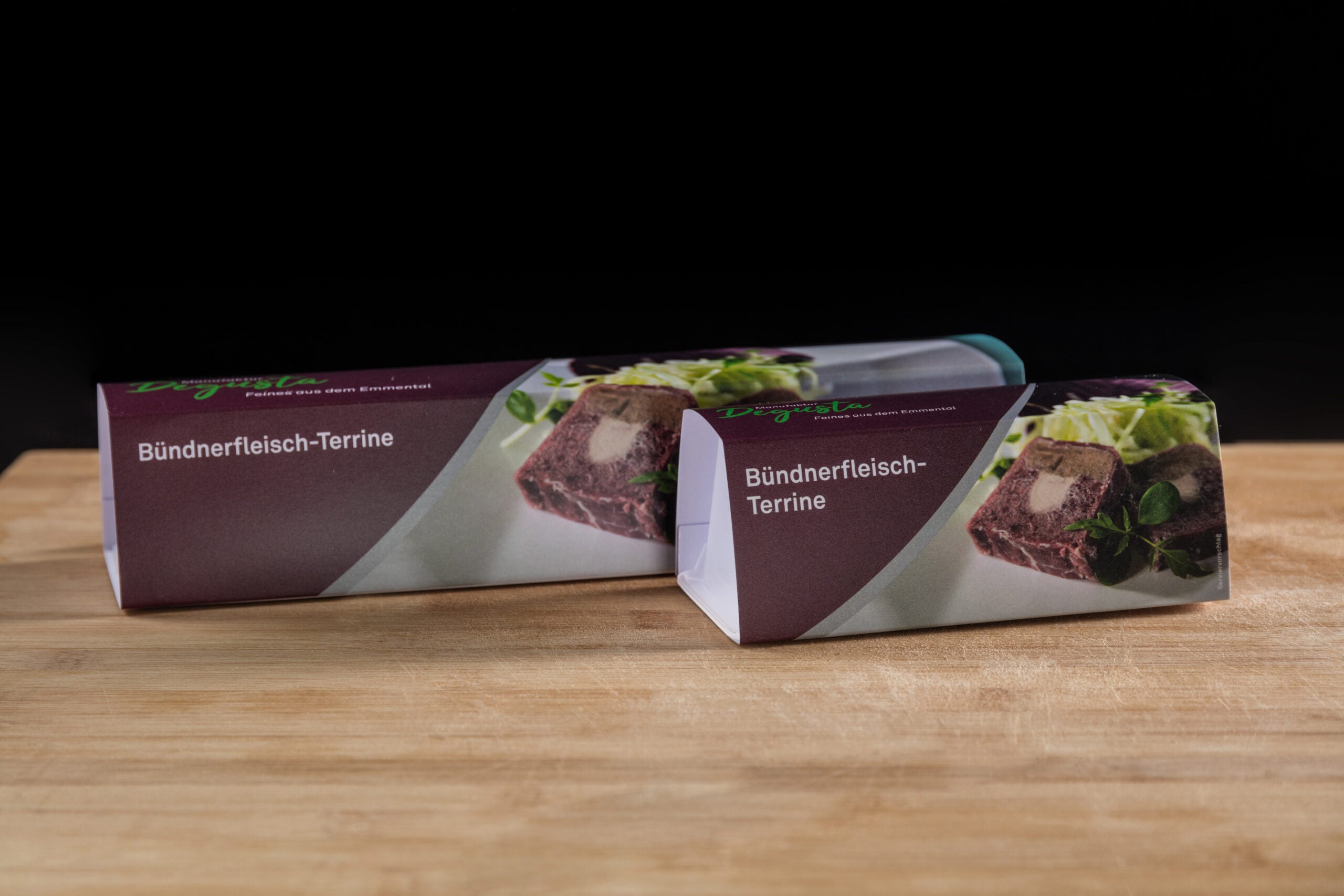 Bündnerfleisch Terrine mit Entenleber von Degusta Manufaktur in der Verkaufsverpackung