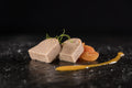 Mousse de foie de canard aux abricots von Degusta Manufaktur in der Verkaufsverpackung