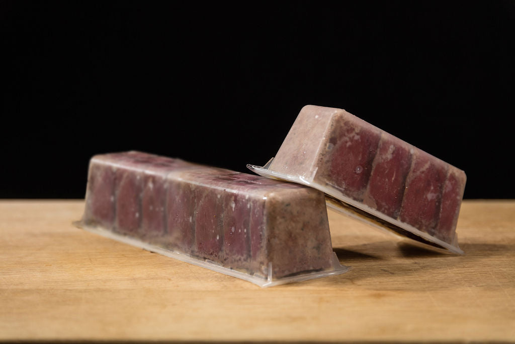 Hirsch Terrine im Hirschtrockenfleisch Mantel von Degusta Manufaktur, Serviervorschlag
