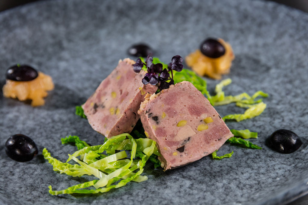 Reh Terrine mit Gänseleberschaum von Degusta Manufaktur, Serviervorschlag