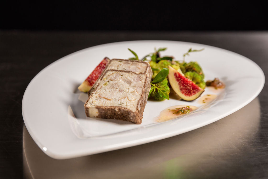 Stör Terrine von geräuchertem Stör von Degusta Manufaktur, Serviervorschlag
