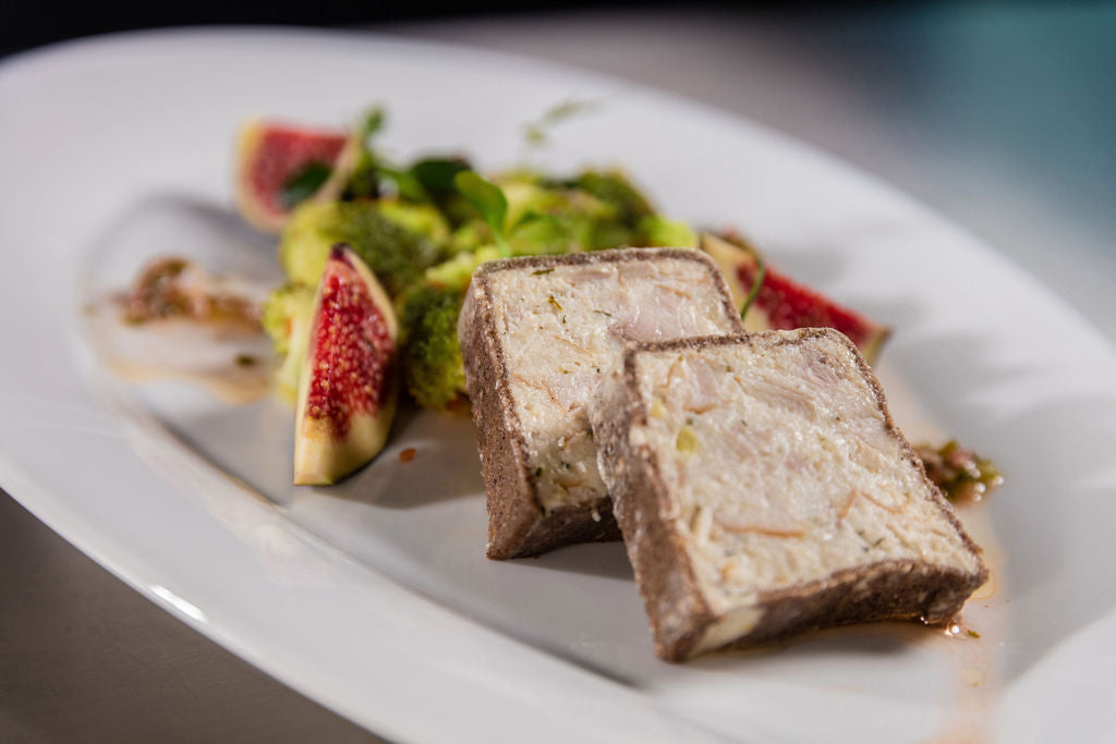 Stör Terrine von geräuchertem Stör von Degusta Manufaktur, Serviervorschlag