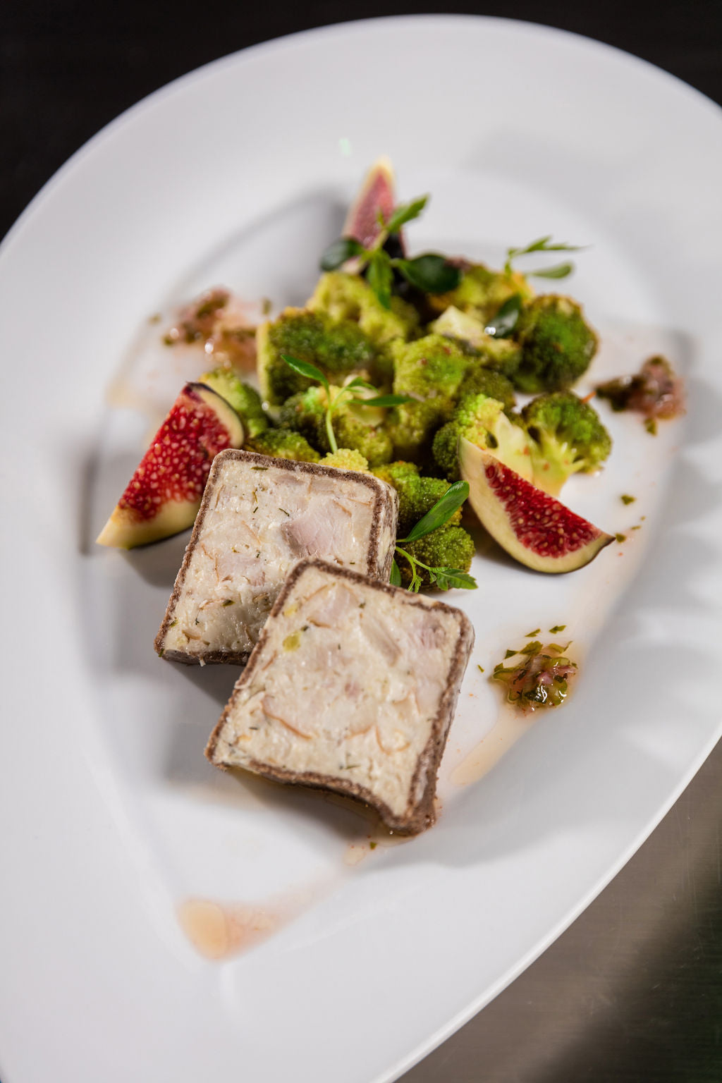 Stör Terrine von geräuchertem Stör von Degusta Manufaktur, Serviervorschlag