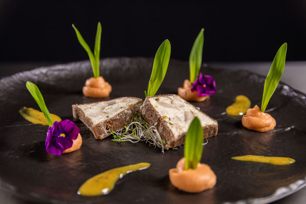 Stör Terrine von geräuchertem Stör von Degusta Manufaktur, Serviervorschlag
