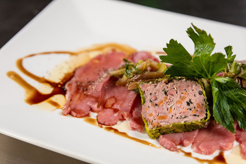 Wildschwein Terrine im Wirsingmantel und Kürbis von Degusta Manufaktur, Serviervorschlag